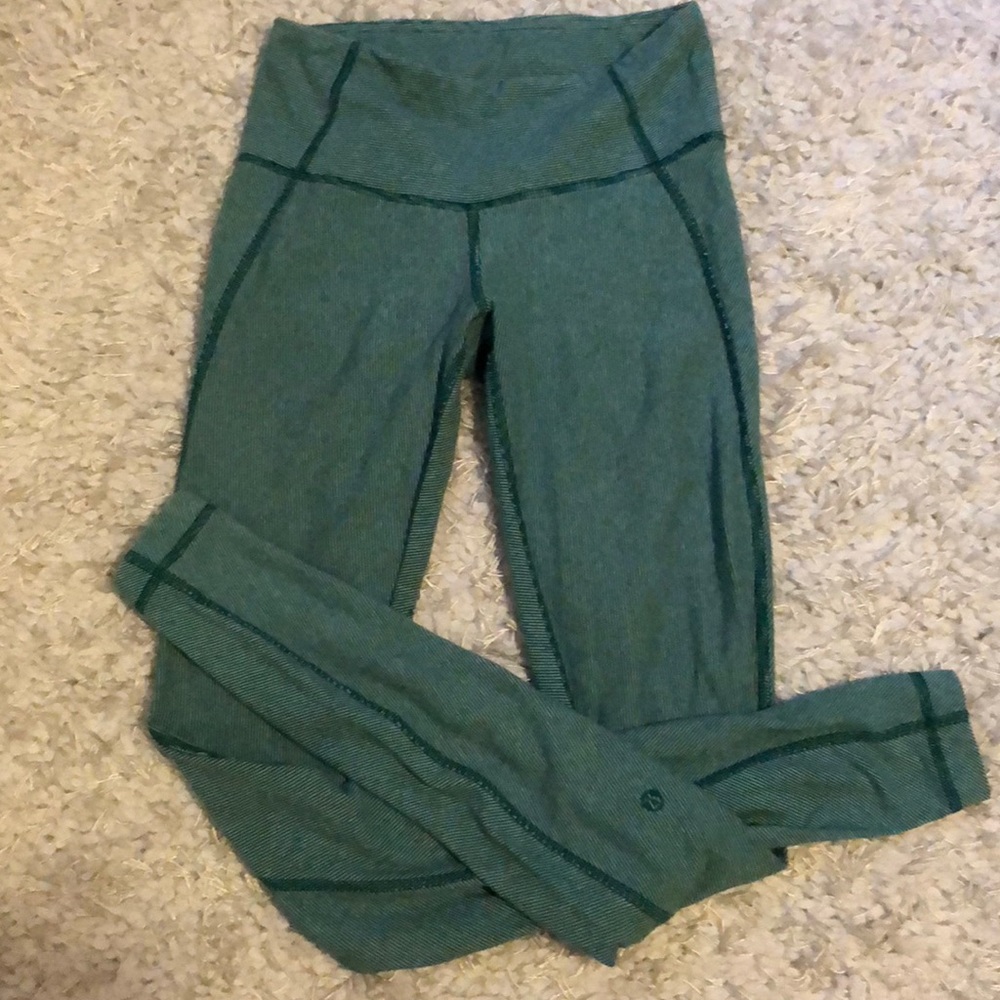 Green lulu leggings.